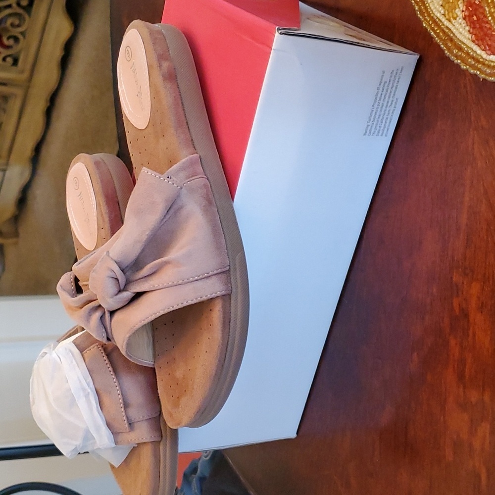 New in Box Pink Suede Bow Slides